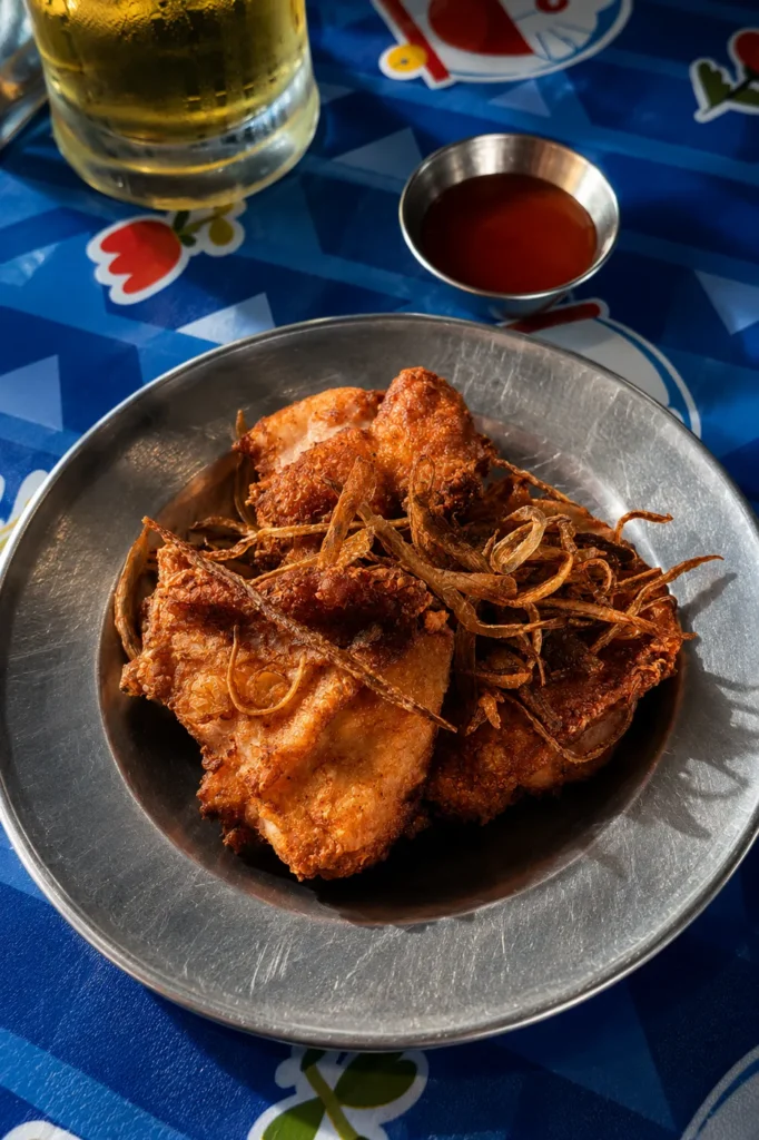 plaza-khao-gaeng-fried-chicken